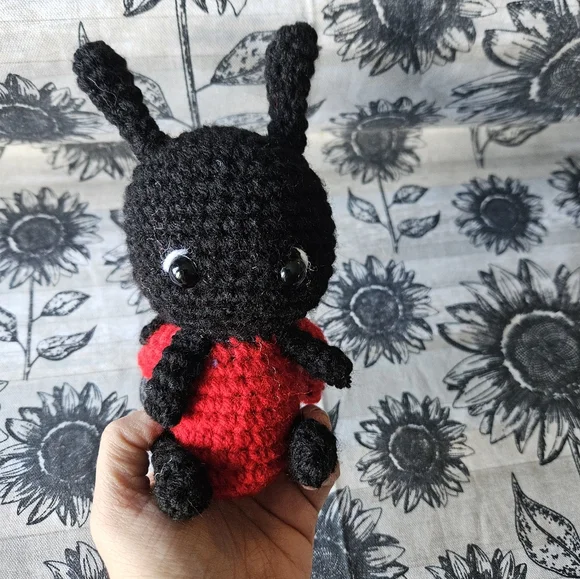 Crochet Lady Bug Amigurumi Plushie - Picture 14 of 16